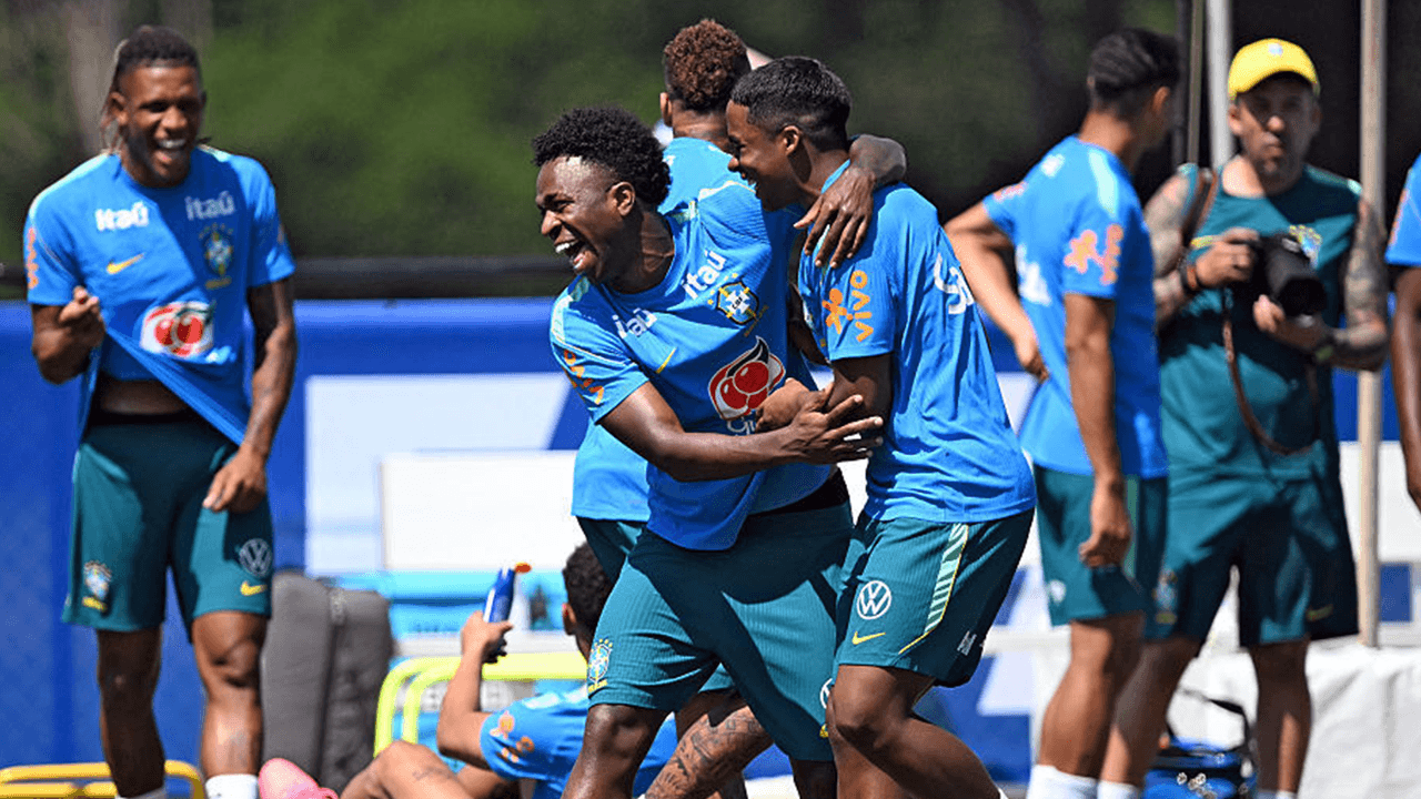 ¡Raphinha estrena look! Brasil entrena con buen ánimo pensando en Noruega
