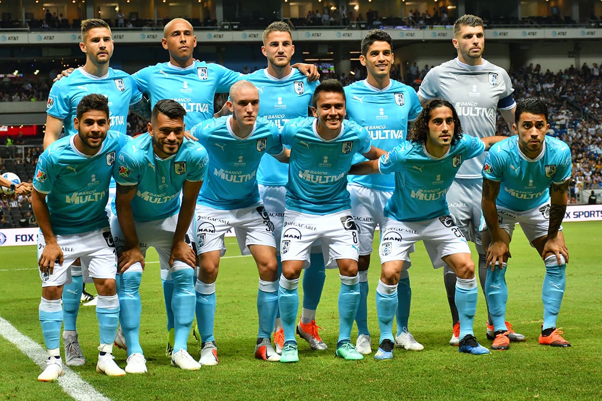 Los jugadores del Querétaro posaron antes del inicio del partido.