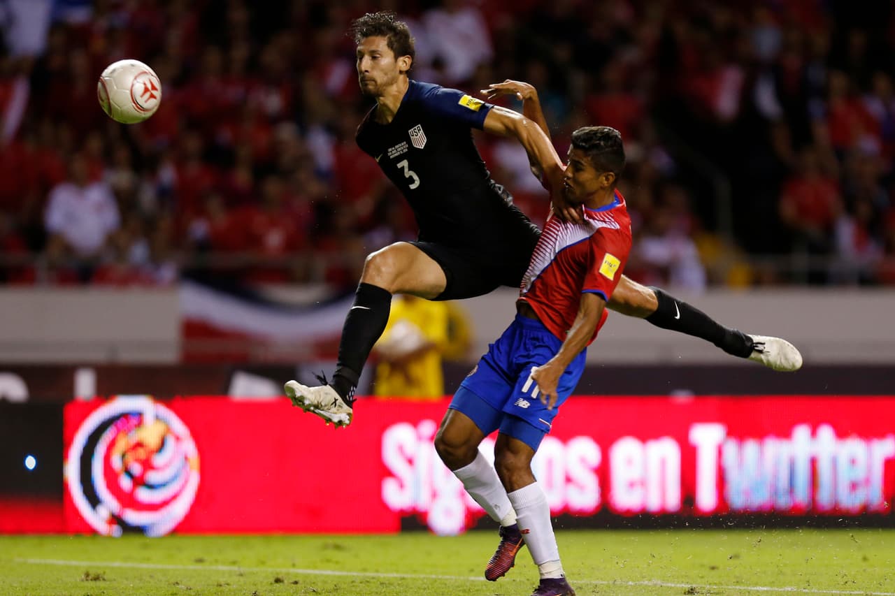 Los estadounidenses entraron con entereza para afrontar este duelo el 15 de noviembre de 2016, aún bajo la dirección técnica del alemçan Jurgen Klinsmann