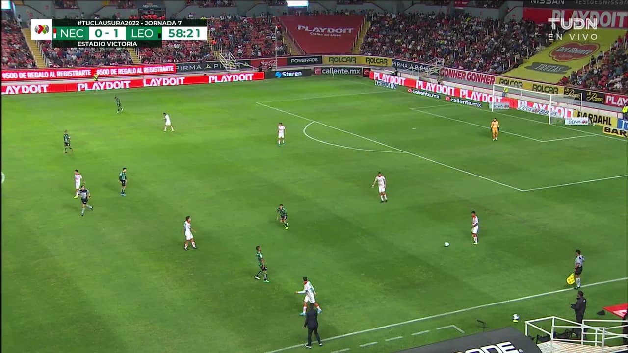 ¡TIRO ATAJADO! disparo por Luis Garcia.