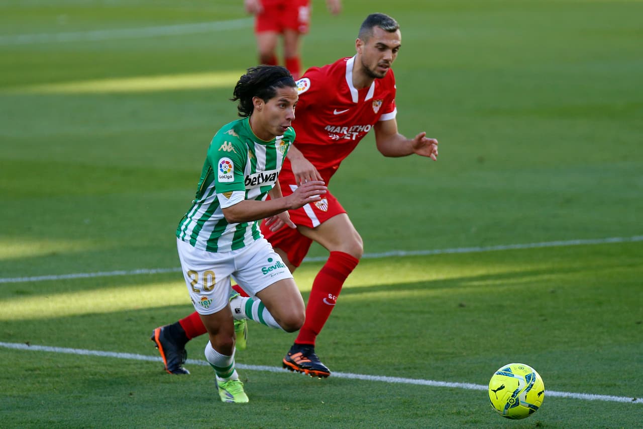 Aunque lo buscan en otros clubes, Diego Lainez seguiría en el Betis 
