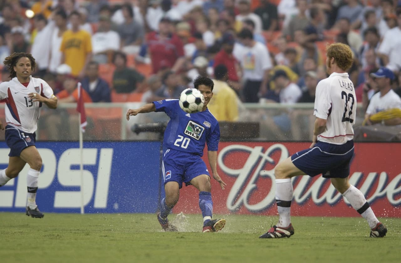 Luego del Mundial de Corea y Japón 2002, el All Star Game tuvo por primera vez a las estrellas de la MLS enfrentando a la selección de EE.UU., en un partido que debió empezar más tarde por las tormentas que cayeron en Washington DC. La MLS se quedó con la victoria por 3-2. El "Diablo" Etcheverry fue el elegido el MVP.