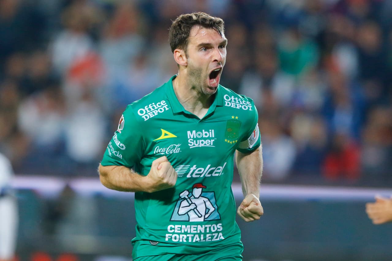 Mauro Boselli - El argentino estaría muy cerca de marcharse del León con rumbo al Corinthians de Brasil.