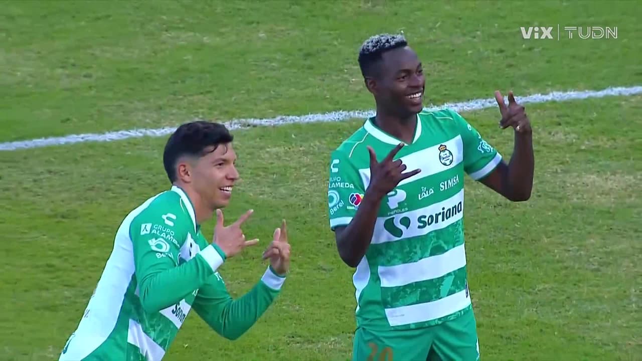 ¡Osote de la defensa de Gallos termina en golazo de Kevin Palacios!