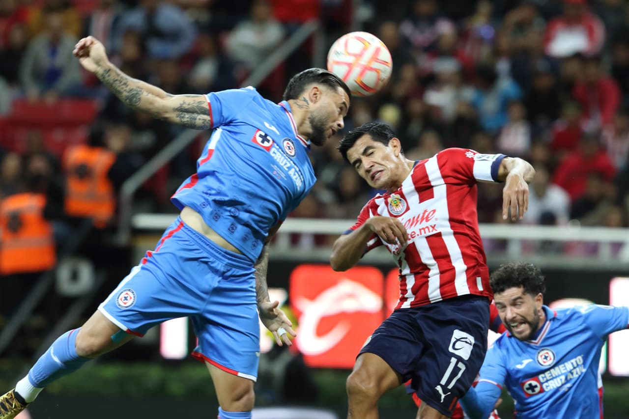 Con goles de Alexis Gutiérrez y Gonzalo Carneiro, Cruz Azul sentenció la final de la Copa por México 2022 ante Chivas en el Akron para alzar su primer trofeo a una semana del inicio del Clausura 2023. 
<br>