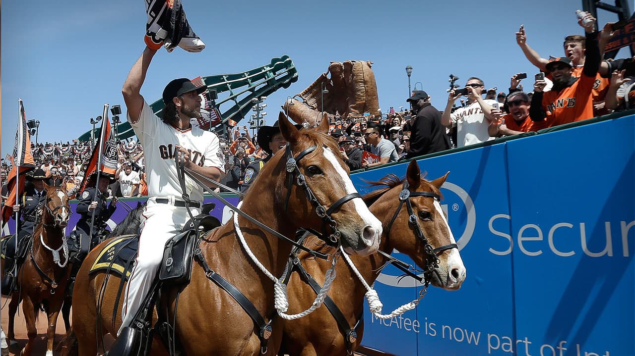 Madison Bumgarner tiene identidad secreta en el rodeo