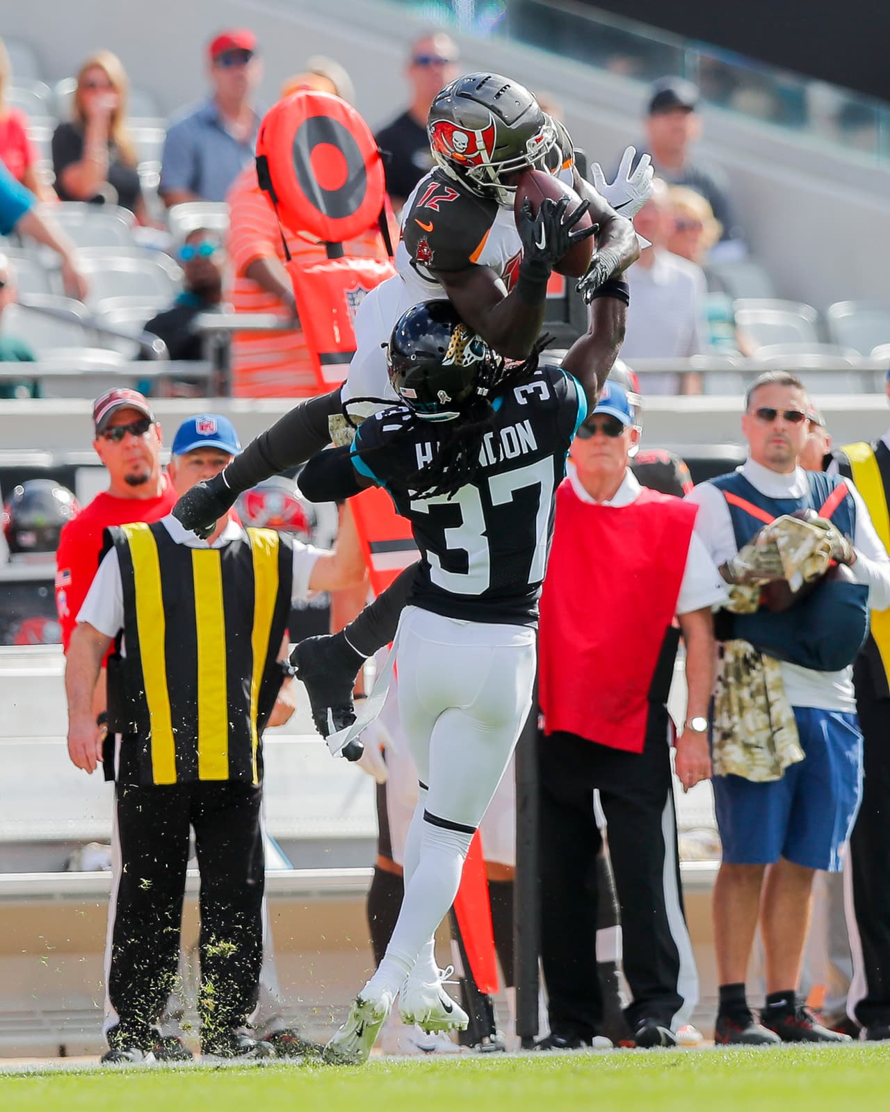 Jacksonville Jaguars
<b>11-28</b> Tampa Bay Buccaneers