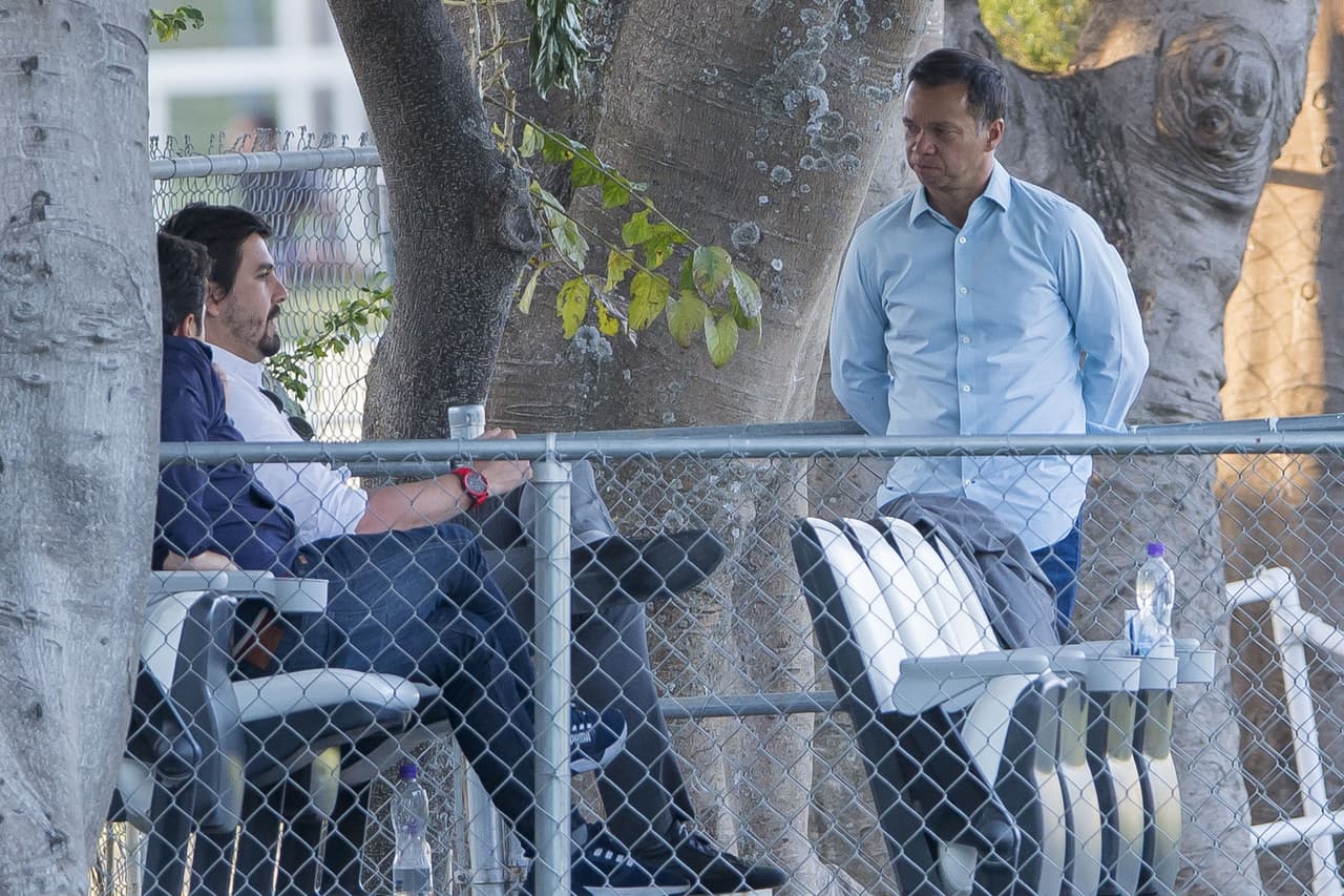 Chivas de Guadalajara mantiene su ritmo de entrenamiento tras la salida del paraguayo José Saturnino Cardozo de la dirección técnica, de la que quedó encargado Alberto Coyote de forma interina para pelear en el Clausura 2019 de la Liga MX.