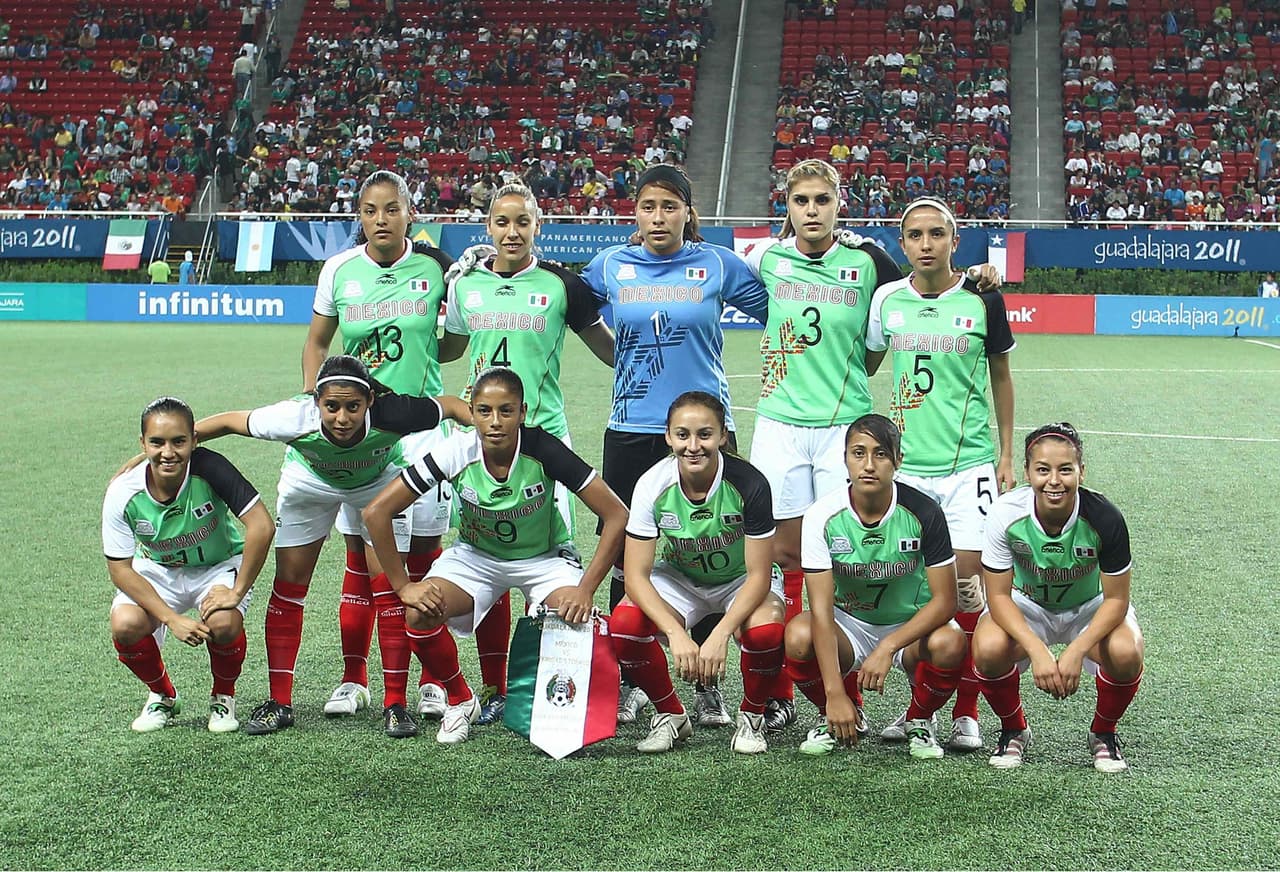 México sólo ha ganado en una ocasión, fue en la semifinal de la clasificación de Concacaf para la Copa Mundial Femenina 2011; se impusieron 2-1.