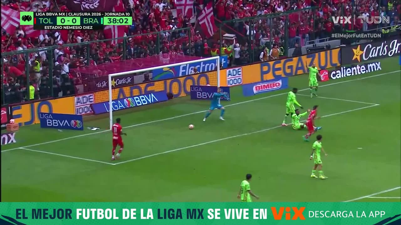 ¡Le anulan gol al Toluca! Rossi comete falta