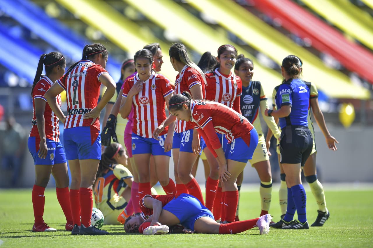 El rebaño tuvo oportunidades de gol, pero no concretaron. El tanto cayó de una jugada prefabricada para que Casandra Cuevas clavara el balón al fondo de la red con un firme testarazo.