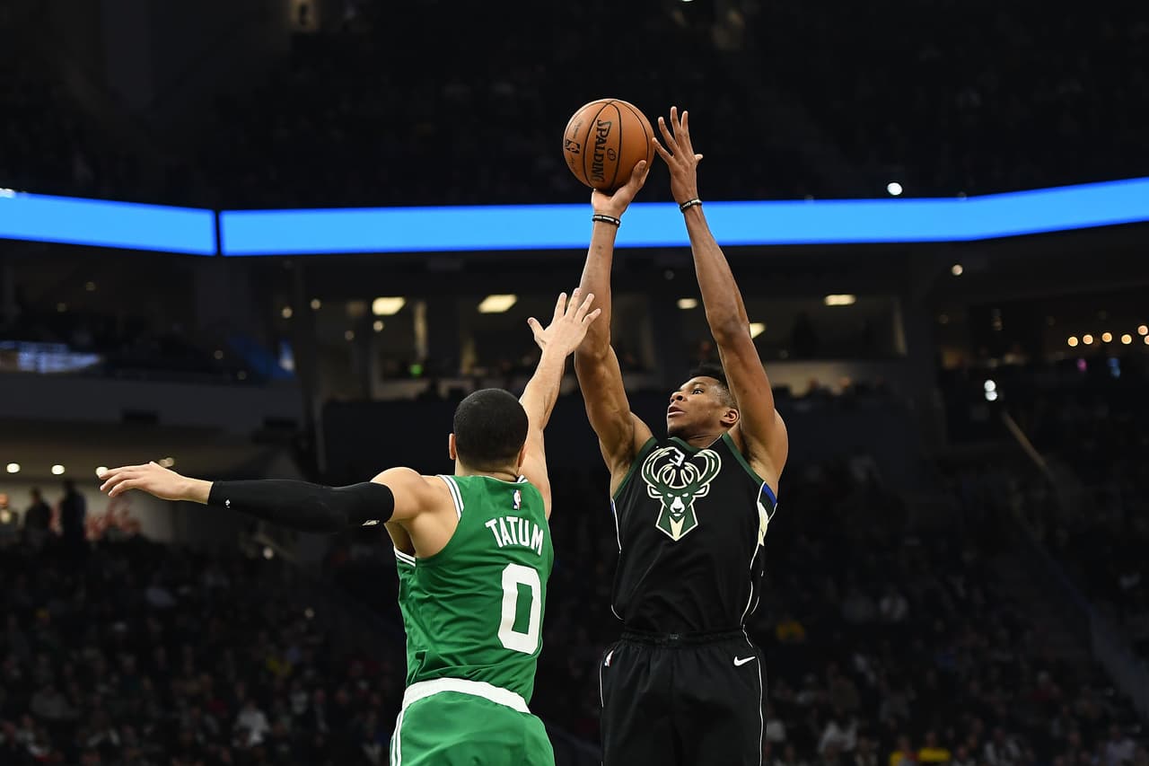 Celtics 97-98 Bucks: gran partido se vivió en Milwaukee entre dos equipos que parecen estar confirmados en la postemporada. Los Bucks como líderes del Este y los Celtics como cuartos en la misma Conferencia.