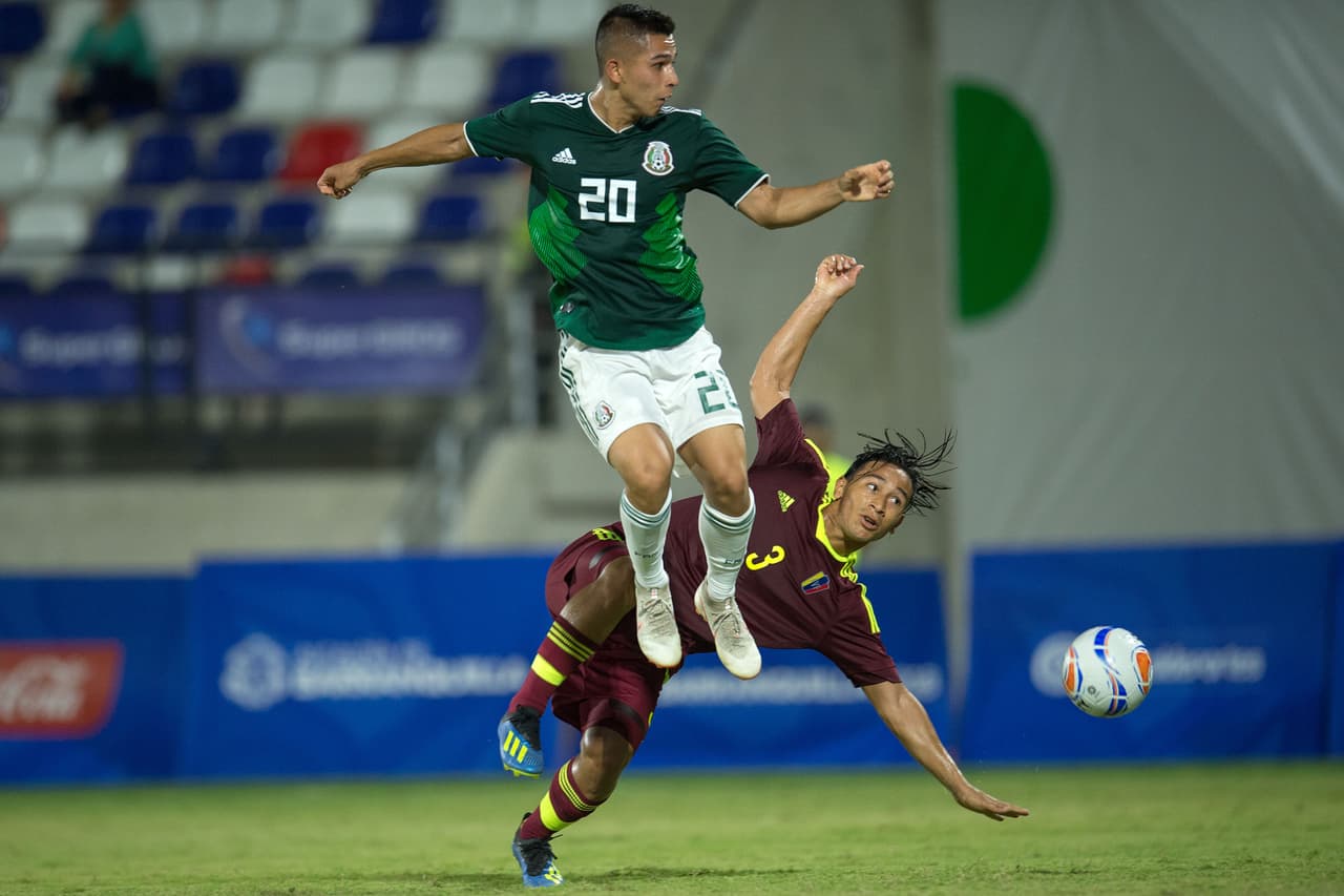 La representación Sub-21, que dirige Marco Antonio Ruíz, jugó mejor en el primer tiempo del partido en Barranquilla.