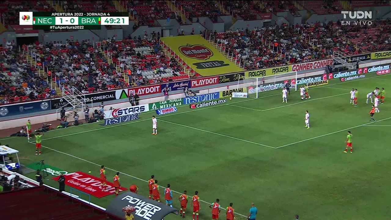 ¡TIRO ATAJADO! disparo por Gabriel Fernández.