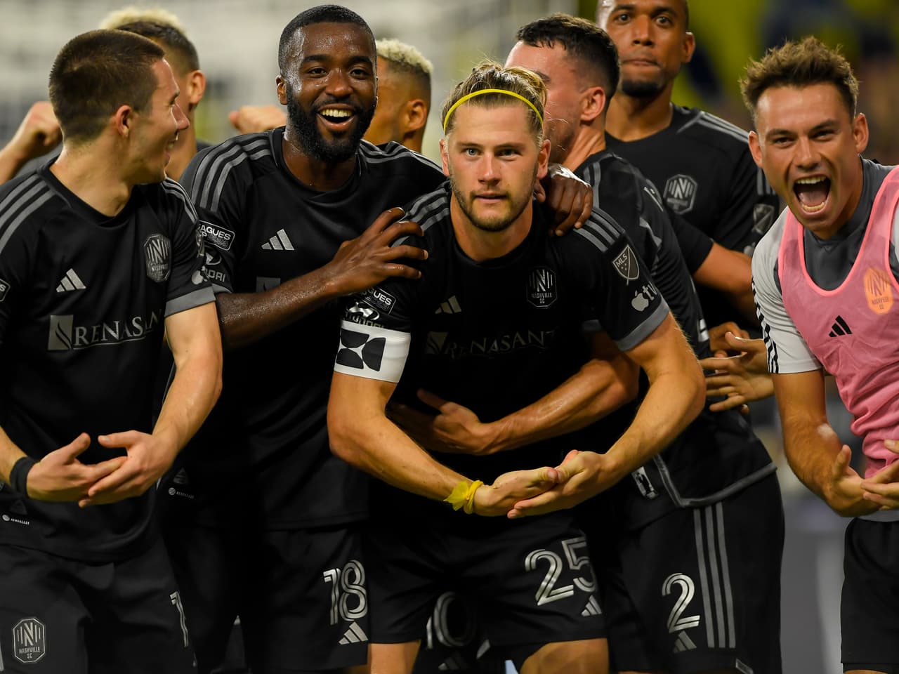 Walker Zimmerman convirtió el primer gol de Nashville.