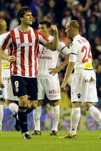 Si se trata de hacer goles pese a estar en un equipo con pocas aspiraciones, Fernando Llorente es el indicado, tanto que fue parte del equipo español campeón. Es efectivo y parece que no se lo llevará Real Madrid, pero su goles llegarán.