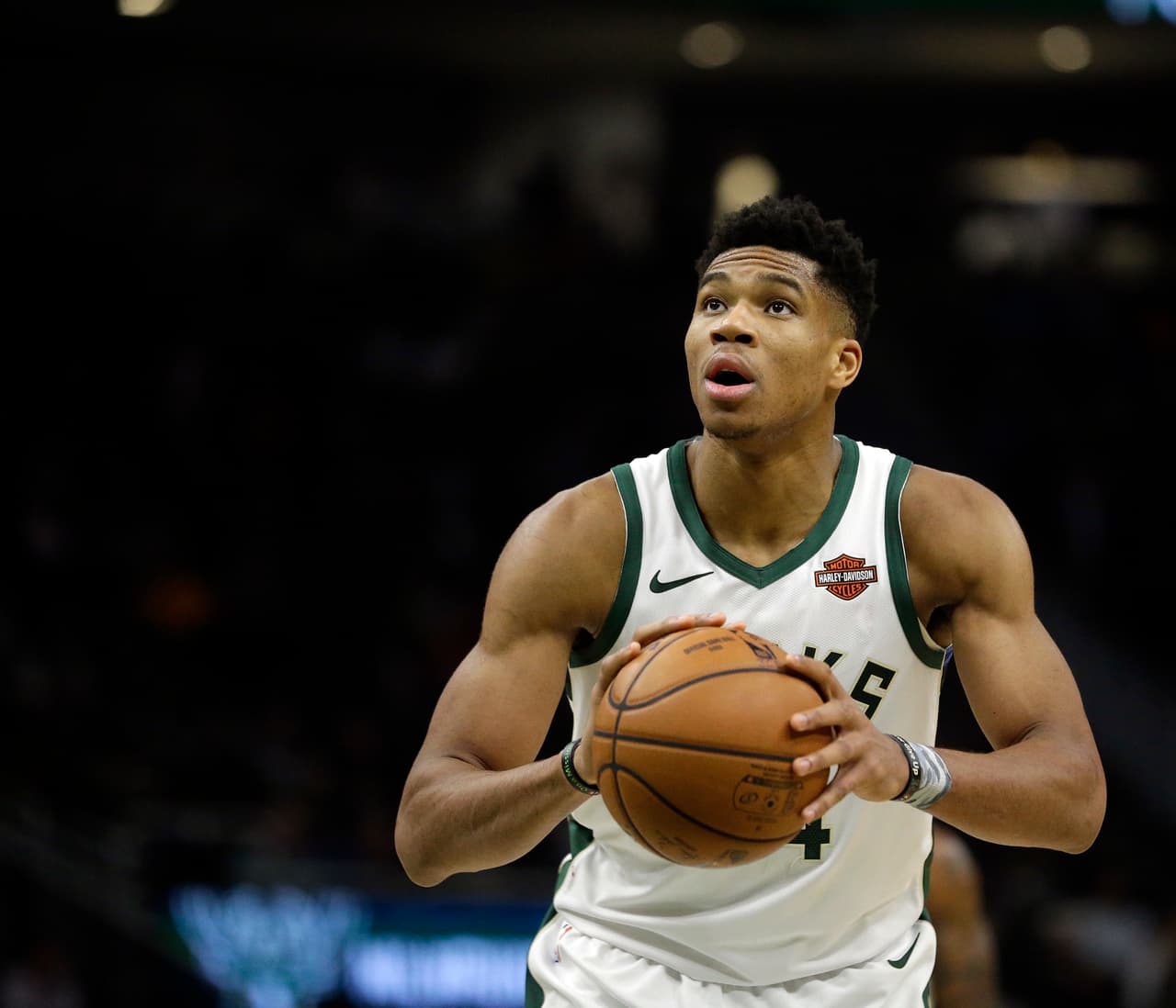 <b>6) Giannis Antetokounmpo (Milwaukee Bucks)</b>. El 'Greek Freak' tuvo un ligero bajón pero se mantiene en el listado promediando 26.7 puntos por partido y .590 de porcentaje en intentos al aro.
