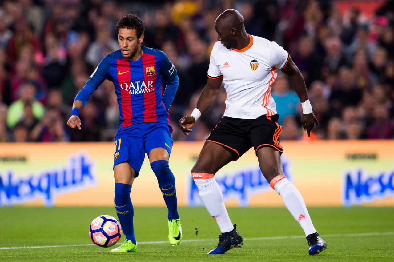 A otro que quieren de Turquía es a Eliaquim Mangala, del Valencia. El mismo Galatasaray pretende al defensor que juega en La Liga.