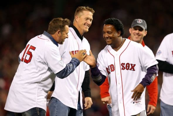 Después de 1999, Martínez tuvo tal vez su mejor año en el 2000. Martínez registró una extraordinaria efectividad de 1.74, la más baja de la Liga Americana desde 1978, mientras ganaba su tercer premio Cy Young. Roger Clemens con efectivodad de 3.70 fue la segunda más baja de la Liga Americana.