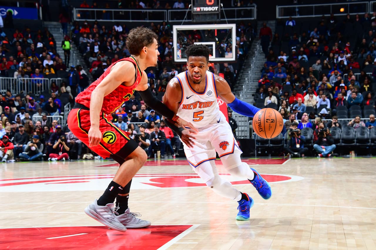 El lamentable registro de 11 triunfos y 47 derrotas tuvo una noche feliz en el State Farm Arena de la mano de Dennis Smith Jr.