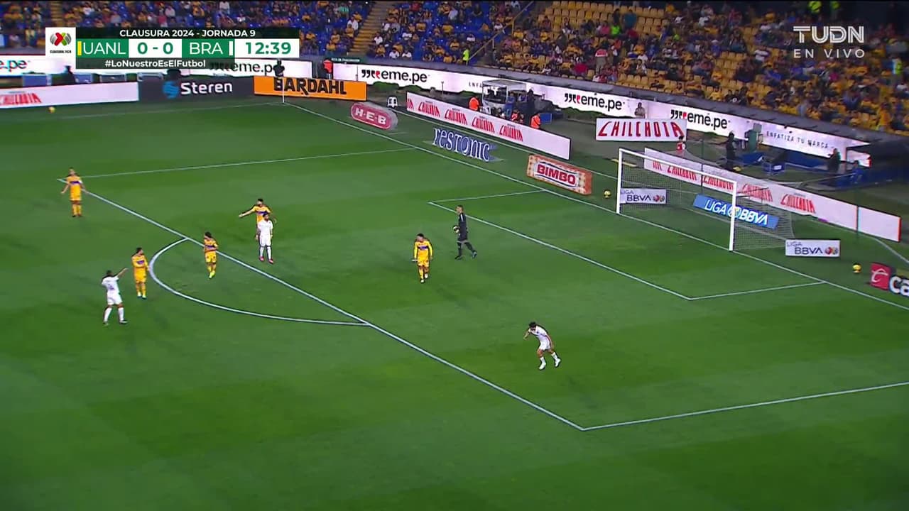 ¡TIRO ATAJADO! disparo por Aitor García.