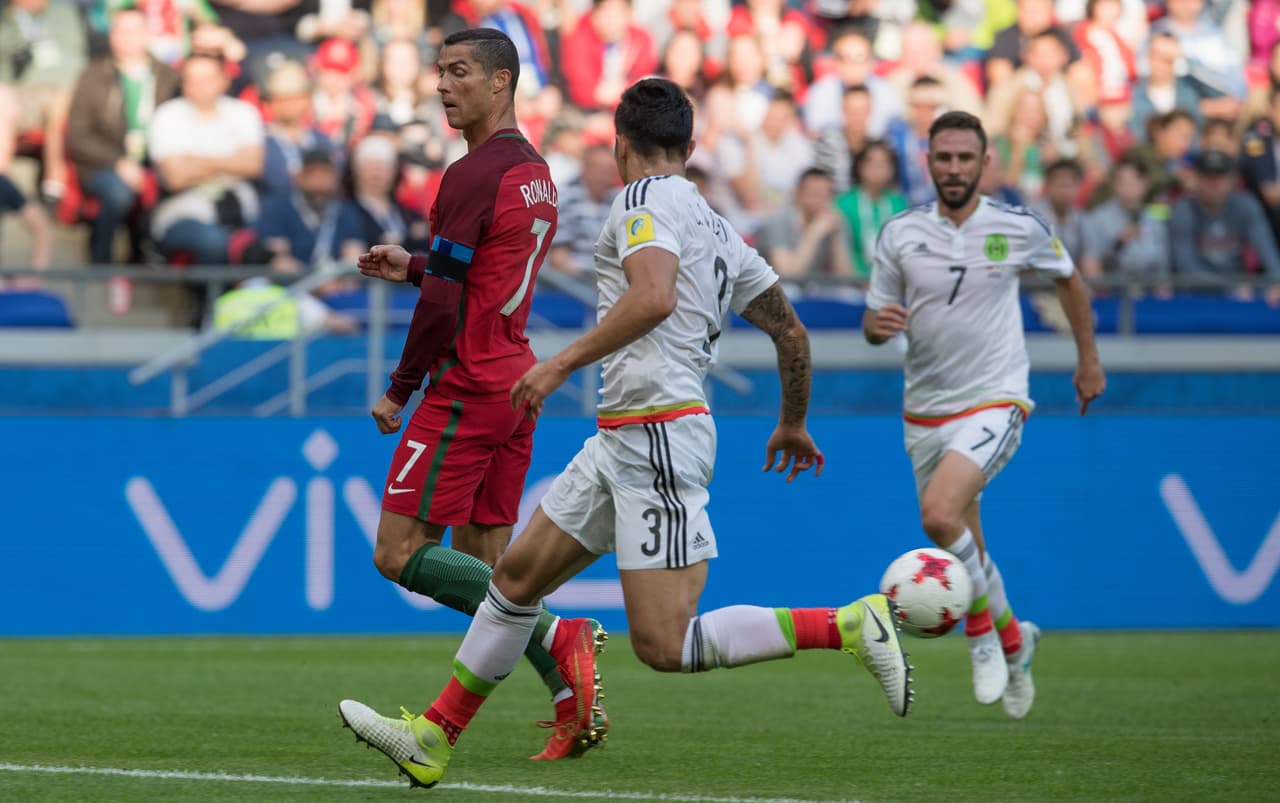 Durante el primer tiempo del partido, Cristiano Ronaldo dio muestras de su talento con una asistencia perfecta para el gol de los campeones de Europa.