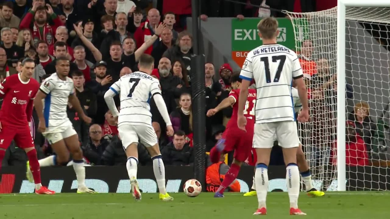 ¡TIRO ATAJADO! disparo por Mohamed Salah.