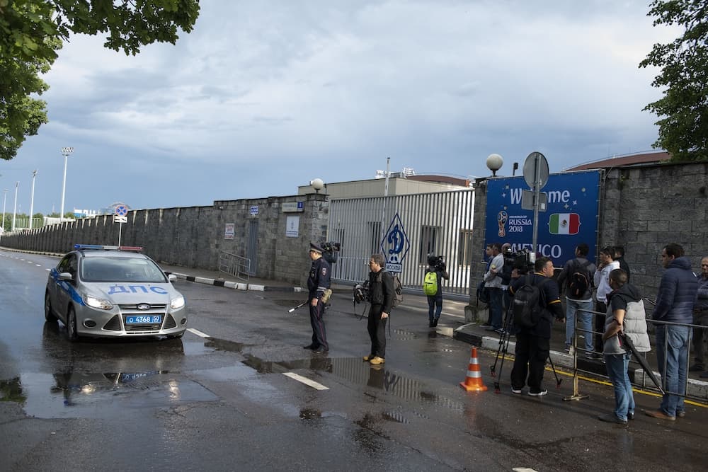La sede deportiva del Dynamo Moscú los esperaba con varios periodistas y fuerza pública.
