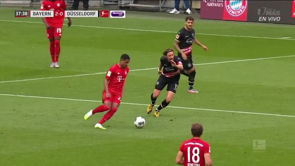 Tiro desviado de Serge Gnabry