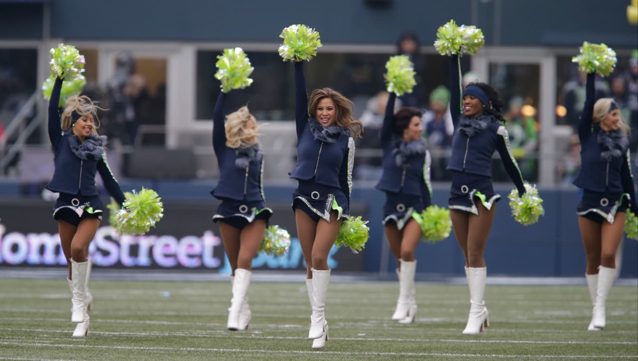 Cada una de ellas deleitó a los fans de la NFL con su belleza y carisma, checa las mejores tomas de las cheerleaders de la NFL en la Semana 12.