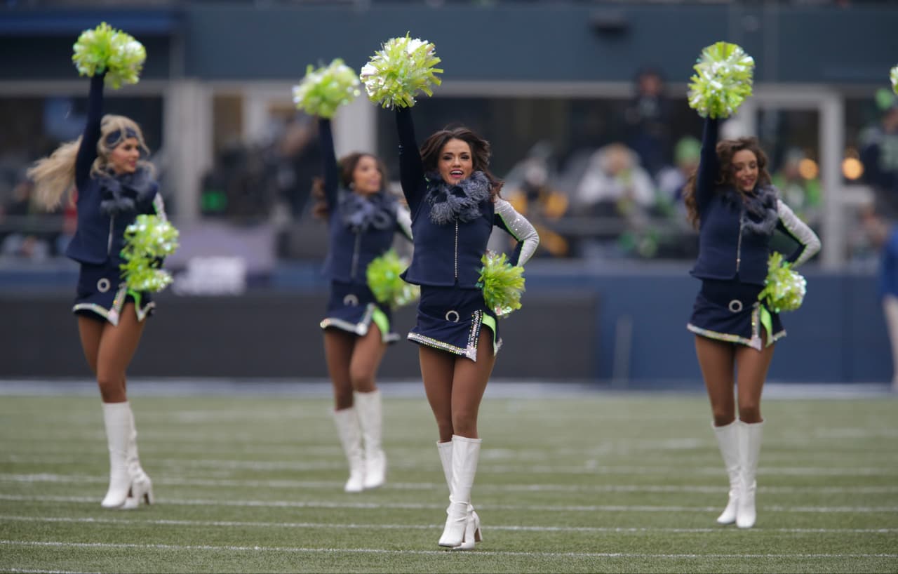 Cada una de ellas deleitó a los fans de la NFL con su belleza y carisma, checa las mejores tomas de las cheerleaders de la NFL en la Semana 12.