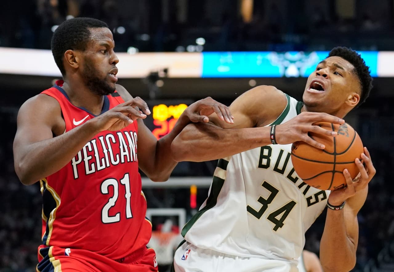 <b>5) Giannis Antetokounmpo (Milwaukee Bucks)</b>. El 'Greek Freak' es una máquina de anotar pero una aspiradora en los tableros. El griego acumula 362 rebotes, promedia 12.9 por juego.