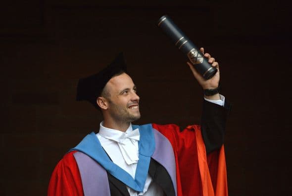 Pistorius se hizo acreedor del respeto de la comunidad deportiva y más allá, pero su historia de éxito se derrumbaría poco después.