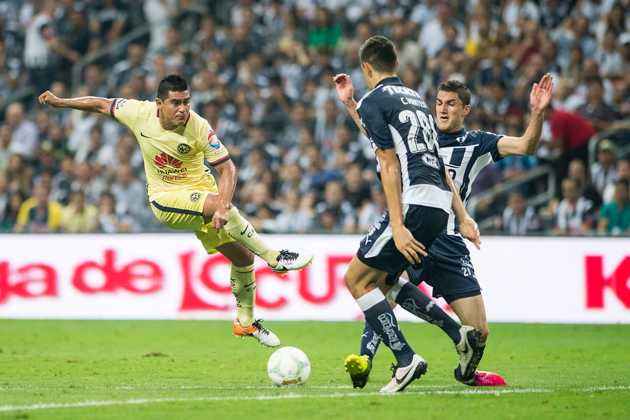 Action photo during the match Monterrey vs America at BBVA Bancomer Stadium, 2016 Clausura, Liga BBVA Bancomer MX. --- Foto de accion durante el Partido Monterrey vs America en el Estadio BBVA Bancomer. Partido de Vuelta Correspondiente a las Semifinales del Torneo Clausura 2016, Liga BBVA Bancomer MX, en la foto: Osvaldo Martinez --- 21/05/2016/MEXSPORT/ Enrique Terrazas.