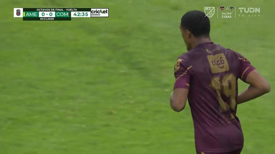 Tiro desviado de Jostin Daly