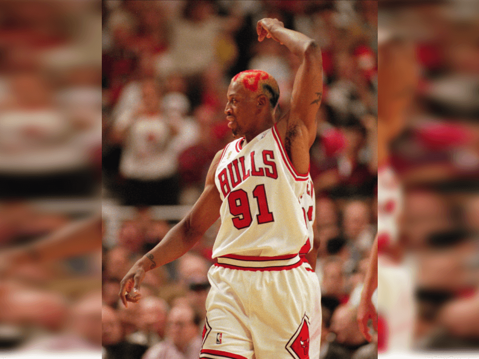 En los Bulls embonó perfectamente, pues sus compañeros y entrenador lo querían tal y como era, raro, excéntrico, pero sobre todo un jugador impresionante.