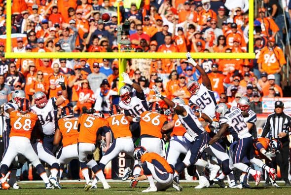 Sólo los Broncos pudieron conectar un gol de campo para abrir el marcador.
