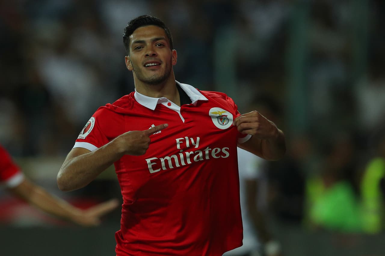 Raúl Jiménez apenas tuvo seis minutos en el triunfo del Benfica ante el Moreirense