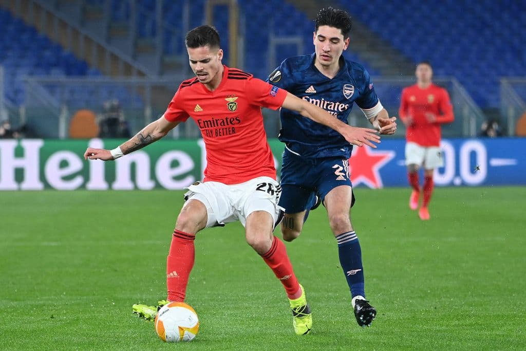 Fernandes (55’) marcó desde los once pasos para abrir el marcador y así adelantar a los locales. Un par de minutos más tarde, Saka (57’) marcó el tanto que le dio la paridad al cuadro inglés. La vuelta se jugará el próximo 25 de febrero.