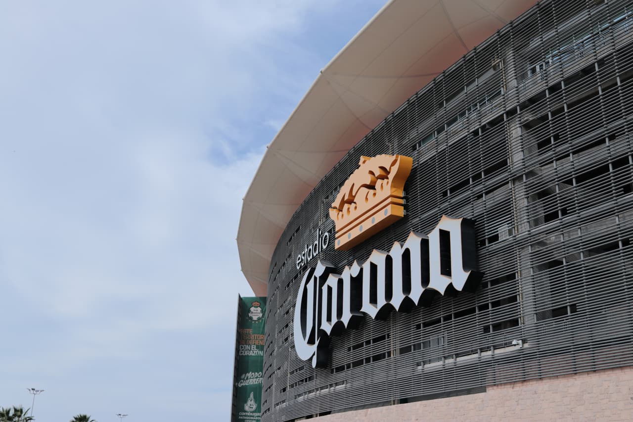 El Estadio TSM para el juego entre Santos y Necaxa con un domingo inusual sin afición lagunera.