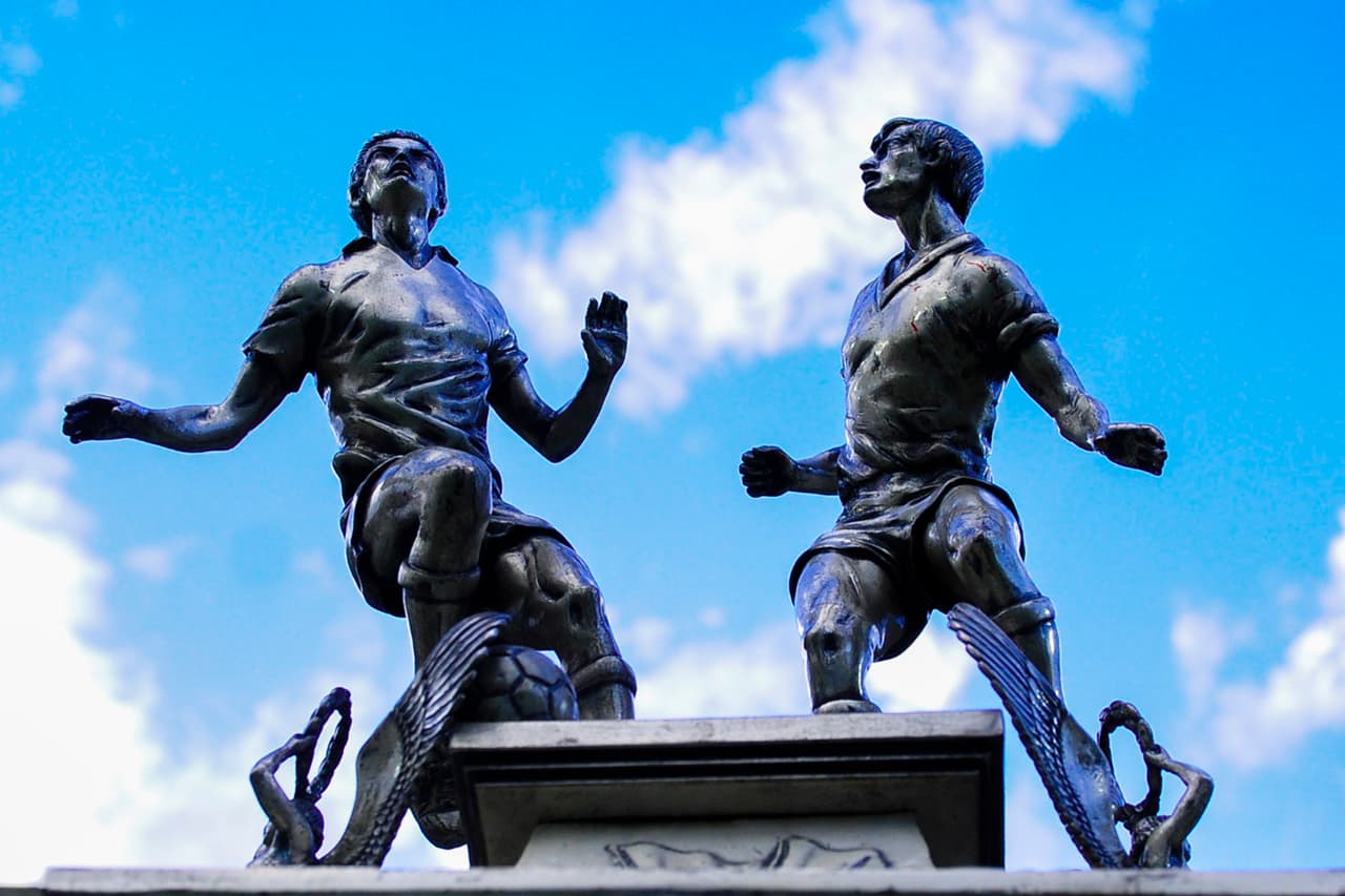 También participé con la Selección Juvenil de México en el torneo Esperanzas de Toulon en Francia; además del premundial de 1987.