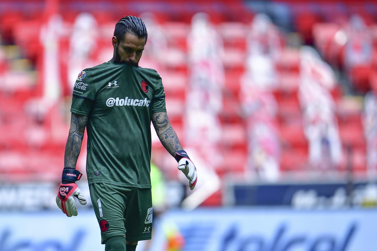 Partidazo entre el Puebla y Toluca, donde se va en empate el partido 4-4. Los goles a cargo de los 'diablos rojos' fueron por parte de Michel Estrada, quien anoto doblete, Alexis Canelo y Diego Rigonato Rodríguez, mientras que para la franja anotaron Santiago Ormeño, Juan Segobia, Daniel Aguilar y Daniel Álvarez López, durante la Jornada 12 de la Liga MX.