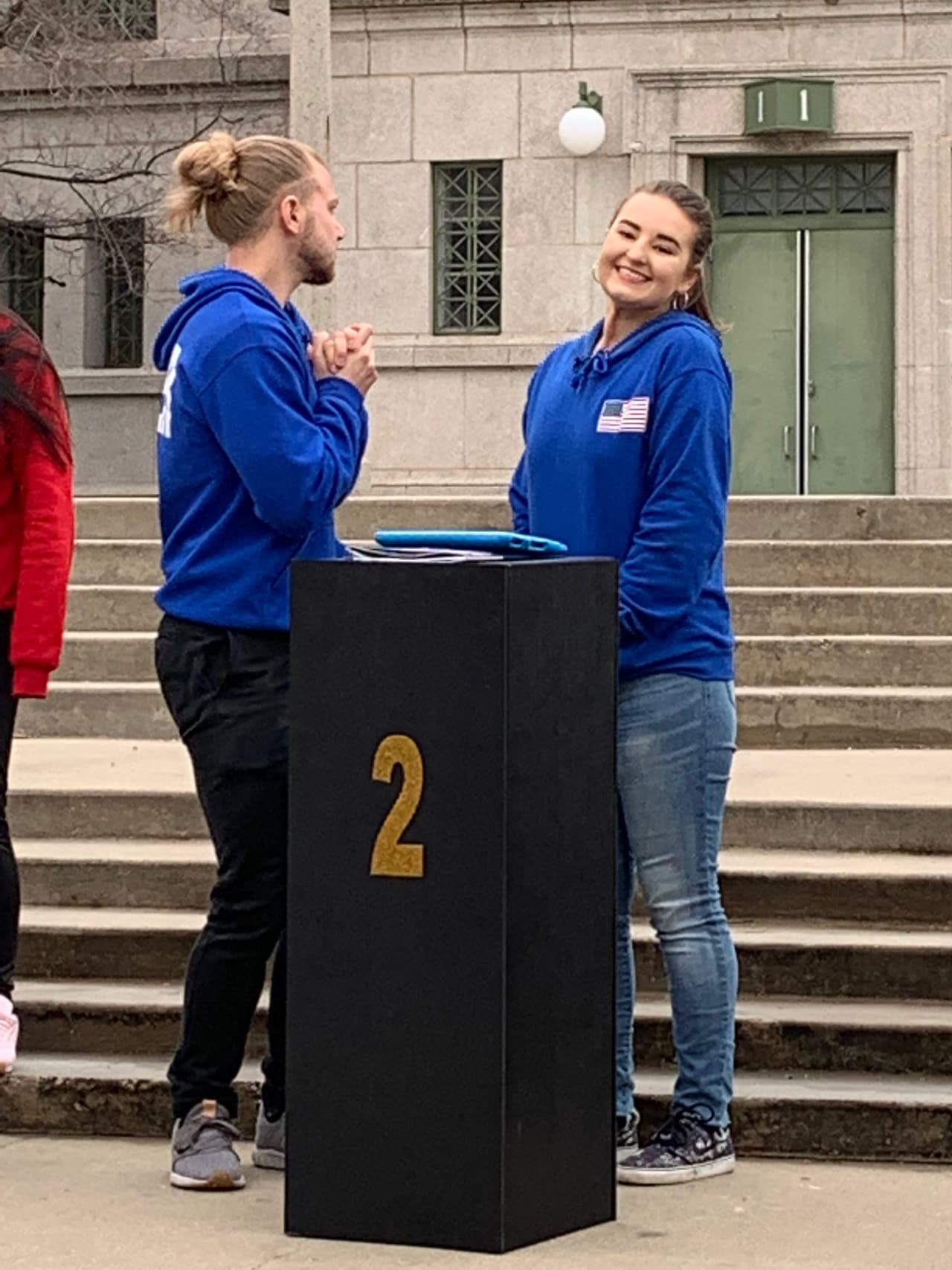 Los participantes en la Carrera de la Copa Oro se alistan para el estreno este lunes a las 11 PM por Univision.