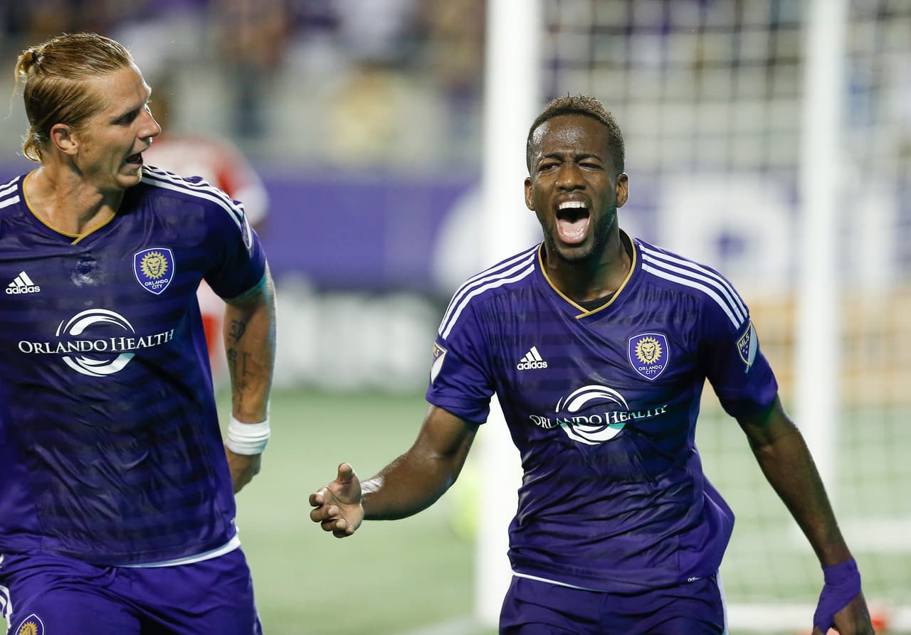 KEVIN MOLINO (MED) | Cuando Kaká no brilla, el trinitario aparece. Anotó dos goles y puso el pase para el tercero en la victoria de Orlando City SC por 3-1 sobre New England Revolution.
