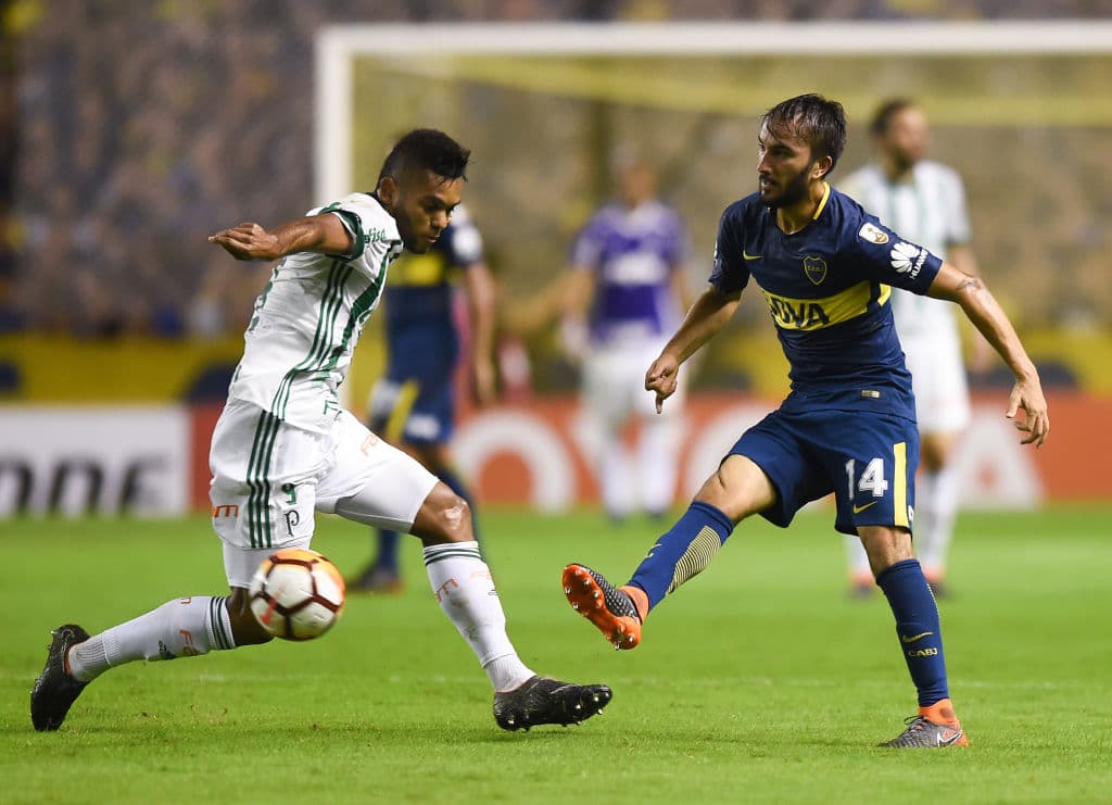 Si bien Pérez ha jugado con Boca Juniors, una rotura de ligamento cruzado en la rodilla izquierda en 2017 lo tuvo nueve meses fuera de competencia y eso complicó su continuidad.