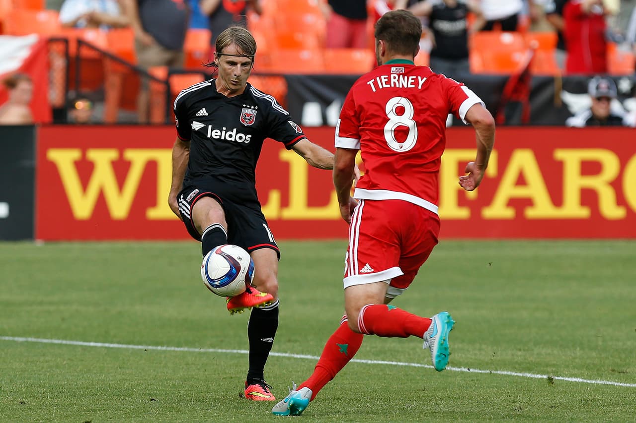 Un doblete de Chris Rolfe, entre el minuto 70 y 81, le permitió a los capitalinos llevarse la victoria 2-1que lo dejó como líder absoluto del Este.