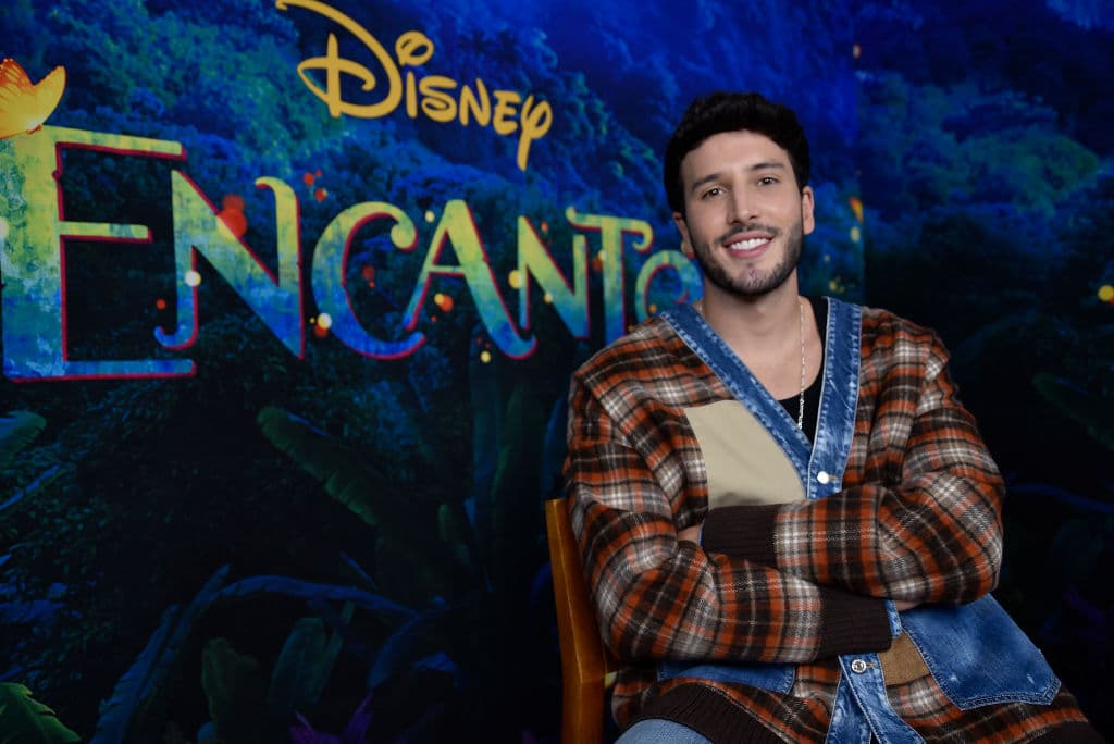 Sebastián Yatra también está nominado con la canción ‘Dos Oruguitas’ de la película de Disney ‘Encanto’.