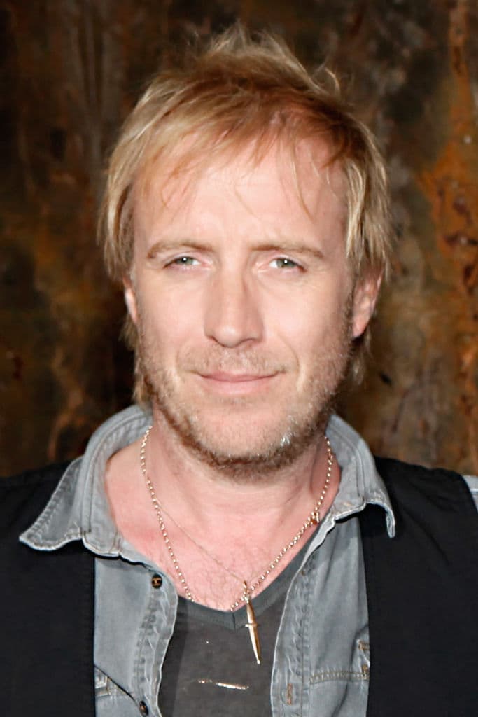 Otto ve a el hermano del rey, Daemon, como la mayor amenaza por su posición como heredero del trono.
<br>