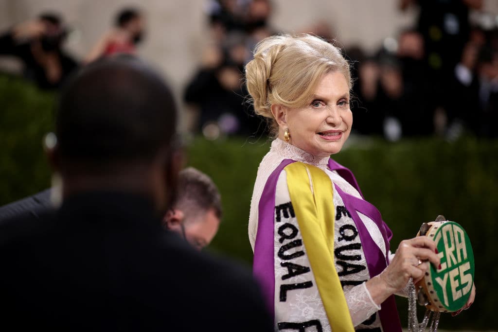 El mensaje de la congresista y activista fue alto y claro. Tenía el texto "Igualdad de derechos para las mujeres" impreso en todo su conjunto.