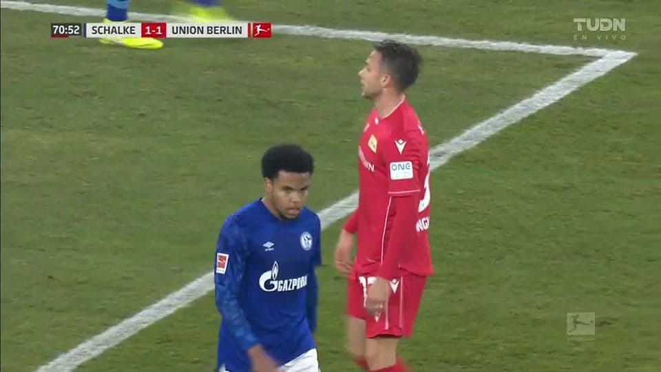 Tiro desviado de Marcus Ingvartsen
